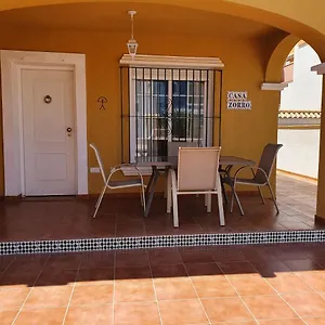 Lovely 3-bed House In Сasa de vacaciones San Juan de los Terreros